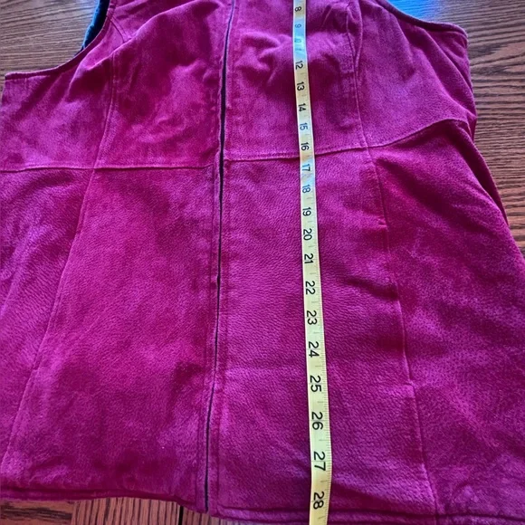 Denim&Co NWT Red Leather Faux Fur Lined Zip Vest Front Pockets Size L - Picture 3 of 11